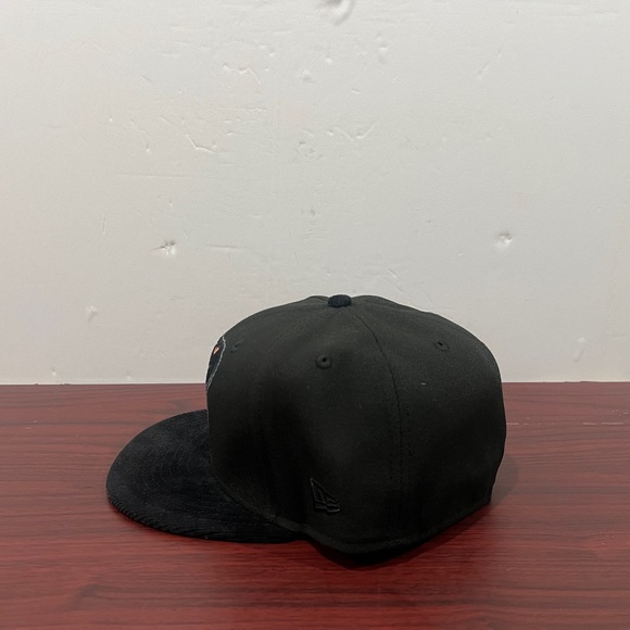 New Era, 59Fifty Fitted Hat, Arizona Diamondbacks, Corduroy Blackout - Picture 5 of 11